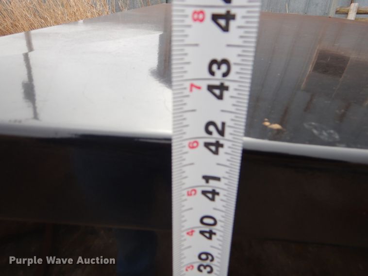 image for item GG9521 2018 Crownline steel livestock feeder