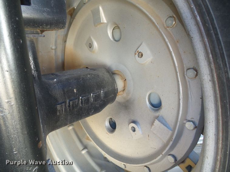 image for item H1253 1997 AGCO Allis 9675 MFWD tractor