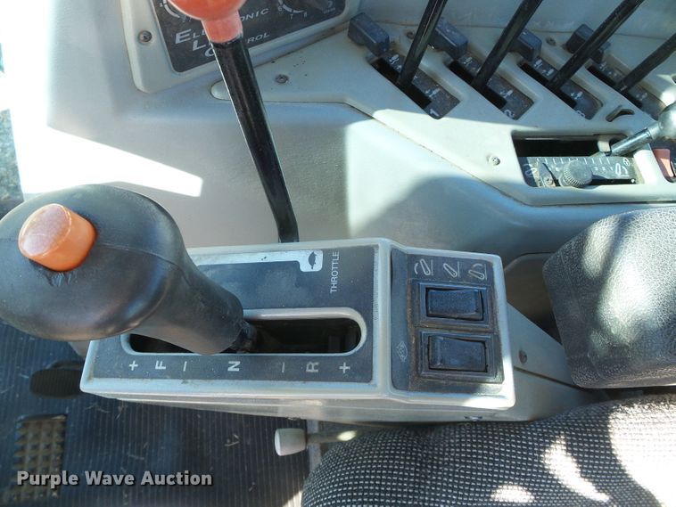 image for item H1253 1997 AGCO Allis 9675 MFWD tractor