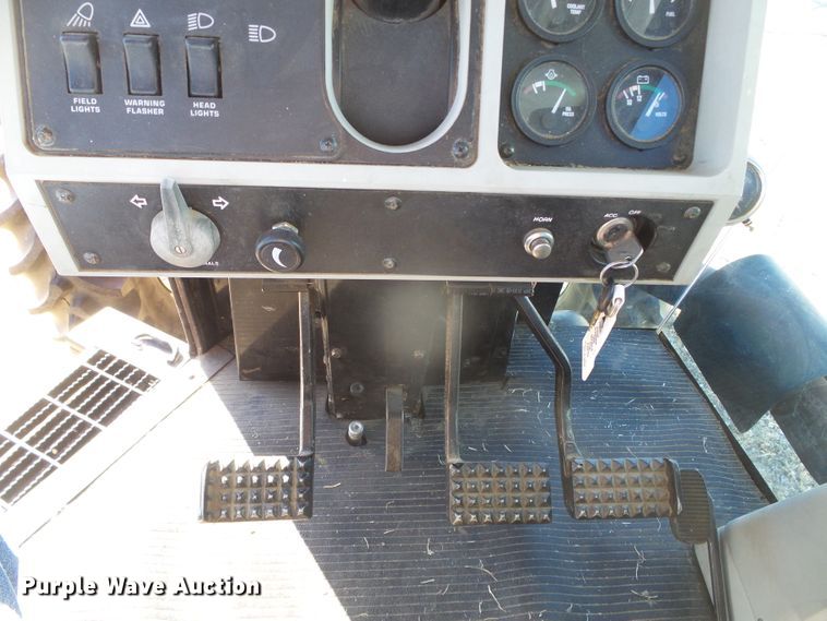 image for item H1253 1997 AGCO Allis 9675 MFWD tractor