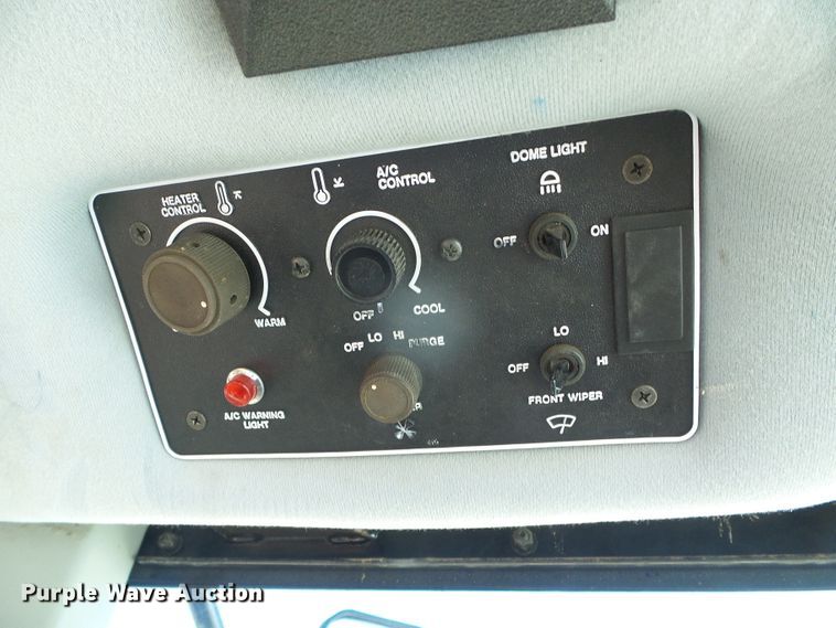 image for item H1253 1997 AGCO Allis 9675 MFWD tractor