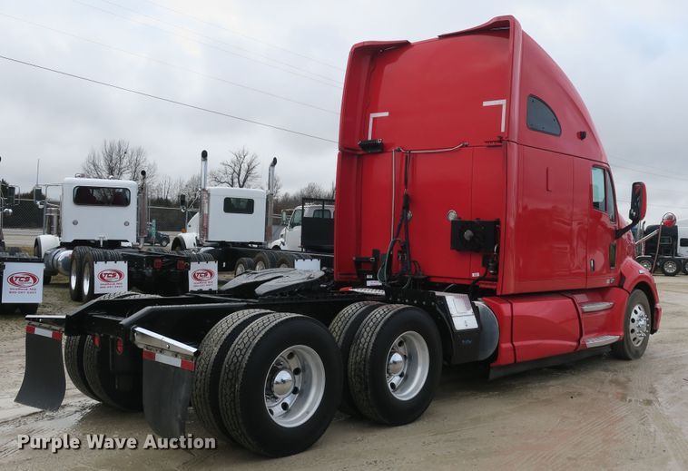 image for item DB10072 2012 Kenworth T700 semi truck