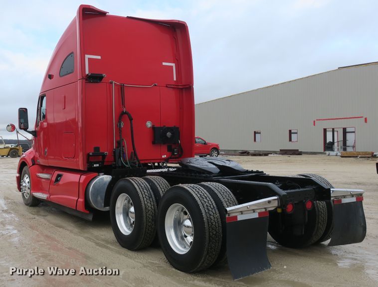 image for item DB10072 2012 Kenworth T700 semi truck