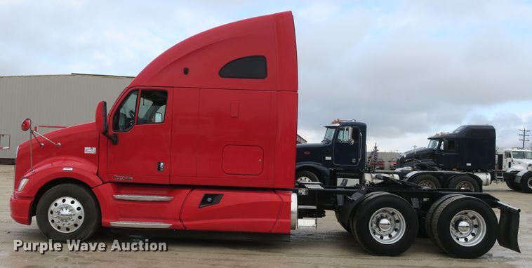 image for item DB10072 2012 Kenworth T700 semi truck