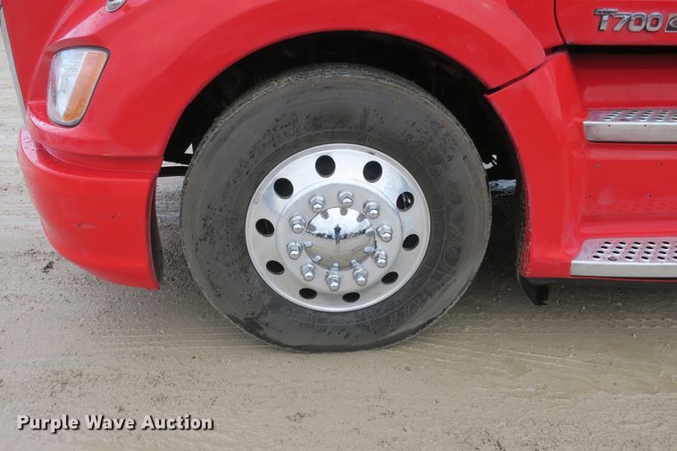 image for item DB10072 2012 Kenworth T700 semi truck