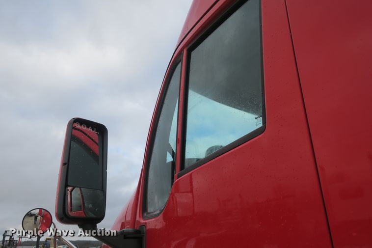 image for item DB10072 2012 Kenworth T700 semi truck