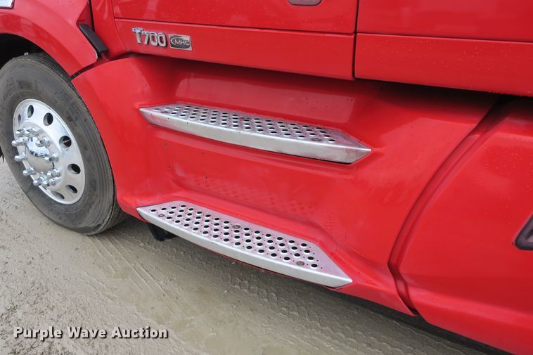 image for item DB10072 2012 Kenworth T700 semi truck