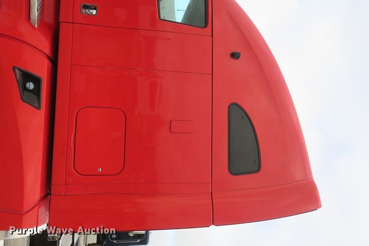 image for item DB10072 2012 Kenworth T700 semi truck