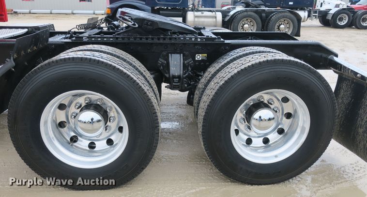 image for item DB10072 2012 Kenworth T700 semi truck