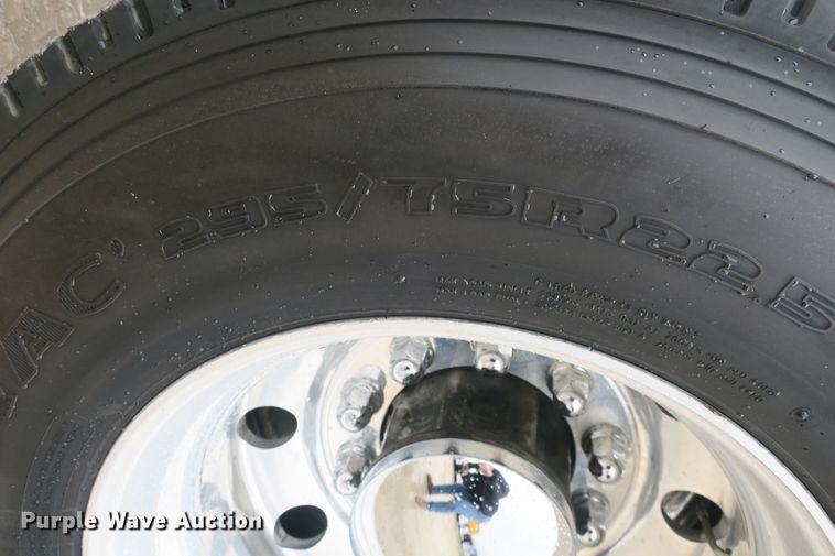 image for item DB10072 2012 Kenworth T700 semi truck