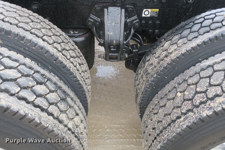 image for item DB10072 2012 Kenworth T700 semi truck