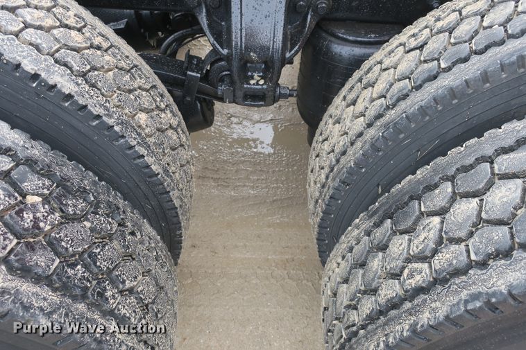 image for item DB10072 2012 Kenworth T700 semi truck