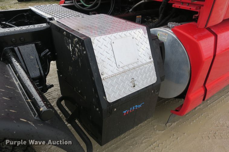 image for item DB10072 2012 Kenworth T700 semi truck