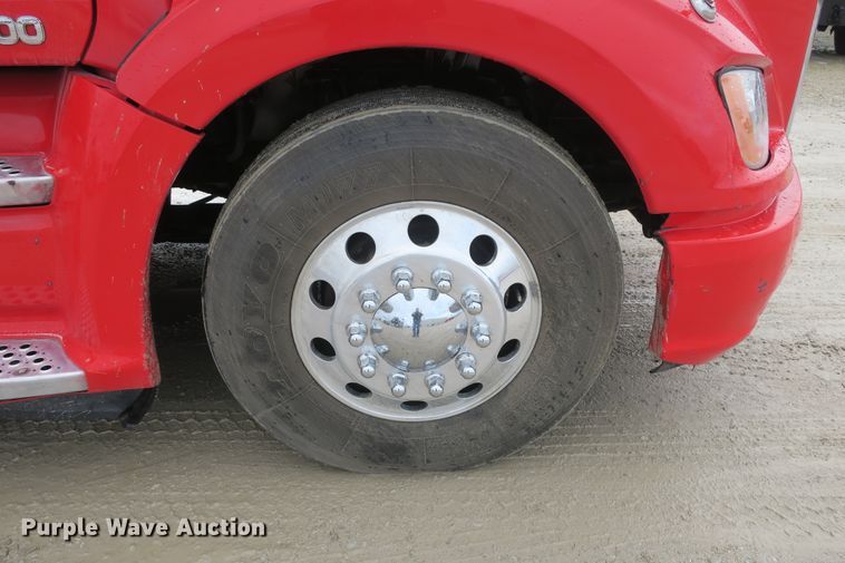 image for item DB10072 2012 Kenworth T700 semi truck