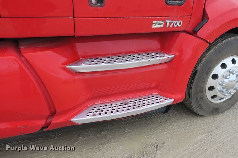 image for item DB10072 2012 Kenworth T700 semi truck