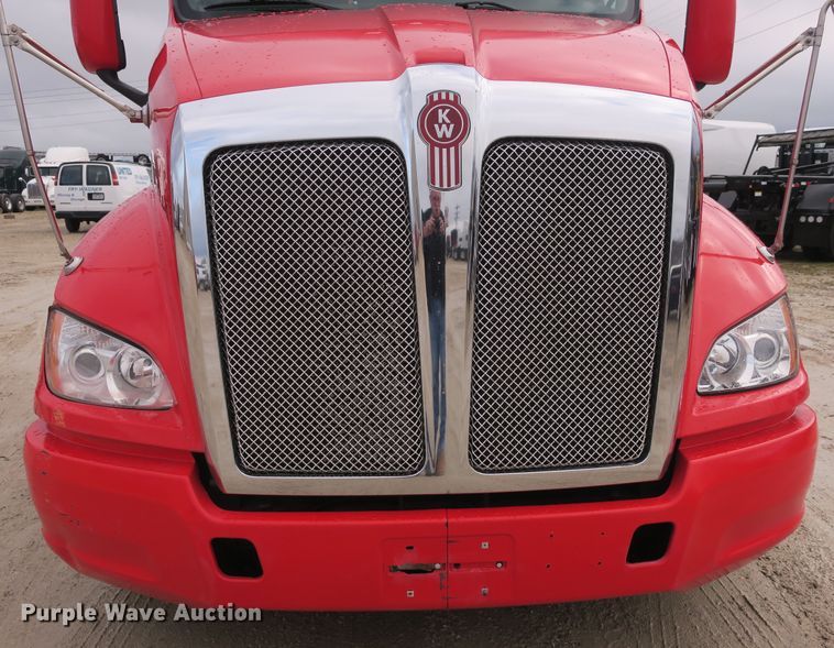 image for item DB10072 2012 Kenworth T700 semi truck