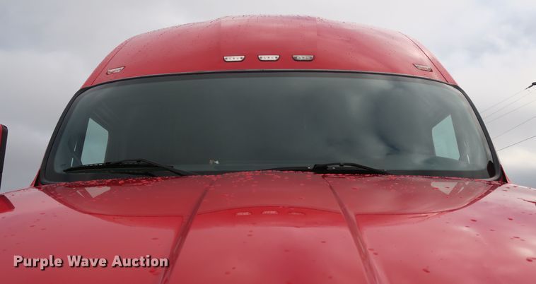 image for item DB10072 2012 Kenworth T700 semi truck