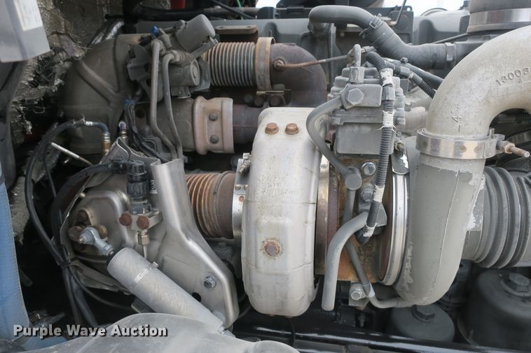 image for item DB10072 2012 Kenworth T700 semi truck