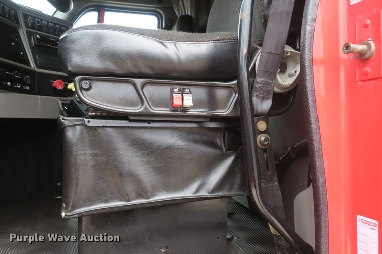 image for item DB10072 2012 Kenworth T700 semi truck