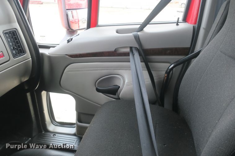 image for item DB10072 2012 Kenworth T700 semi truck