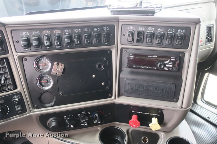 image for item DB10072 2012 Kenworth T700 semi truck