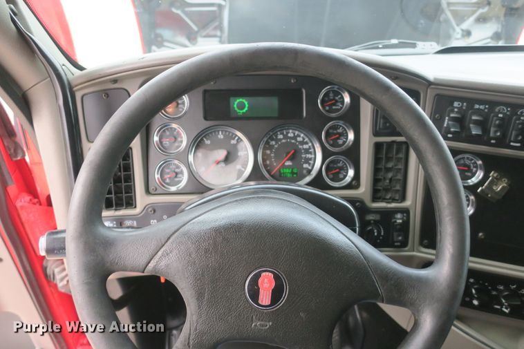image for item DB10072 2012 Kenworth T700 semi truck