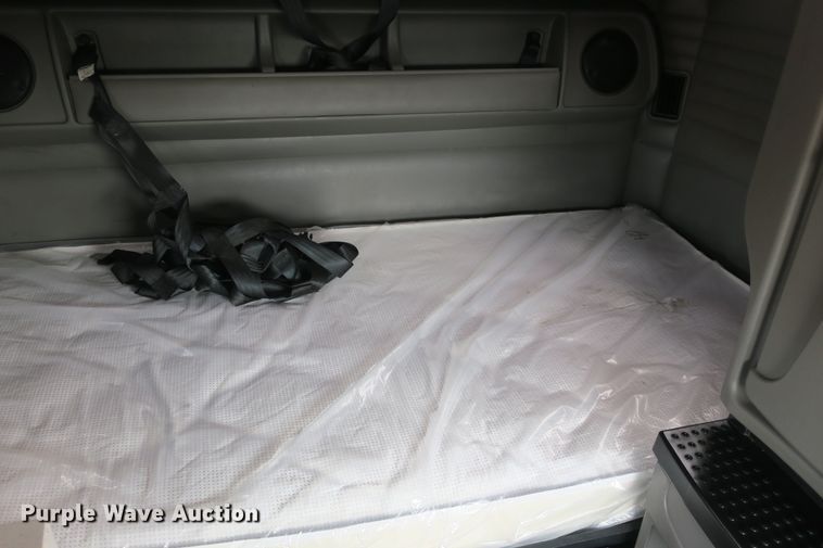 image for item DB10072 2012 Kenworth T700 semi truck