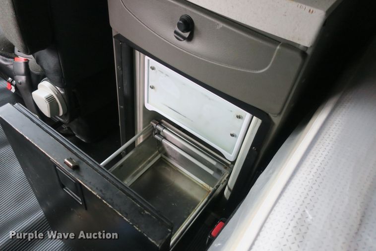 image for item DB10072 2012 Kenworth T700 semi truck