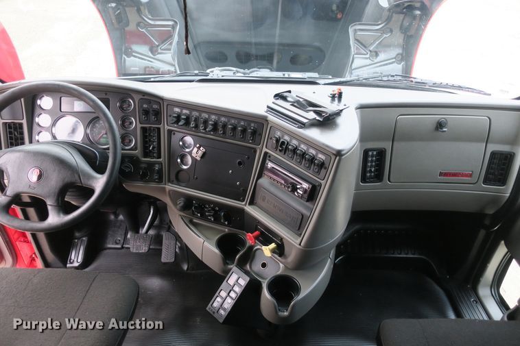 image for item DB10072 2012 Kenworth T700 semi truck