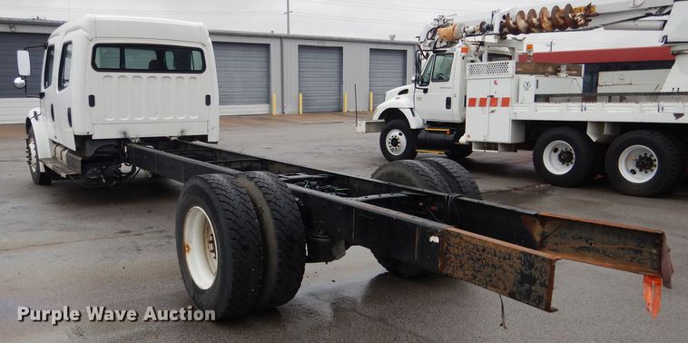 image for item DE4061 2007 Freightliner Business Class M2 Crew Cab truck cab and chassis
