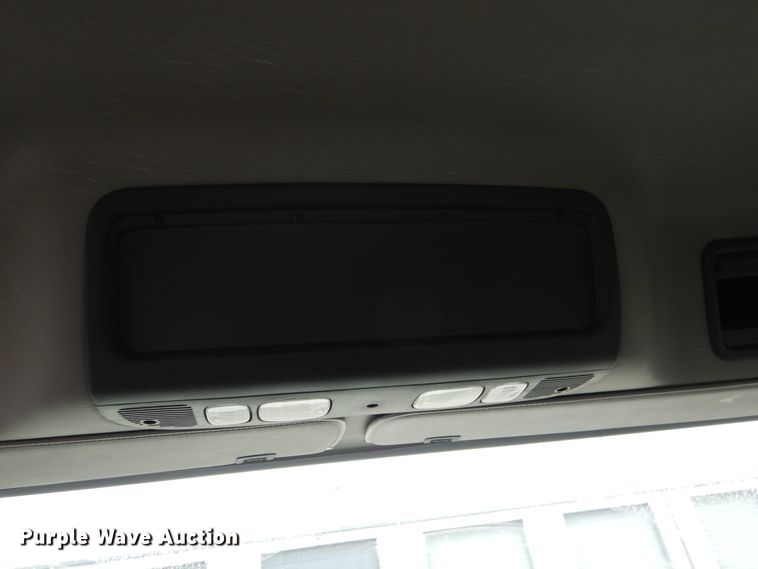 image for item DE4061 2007 Freightliner Business Class M2 Crew Cab truck cab and chassis