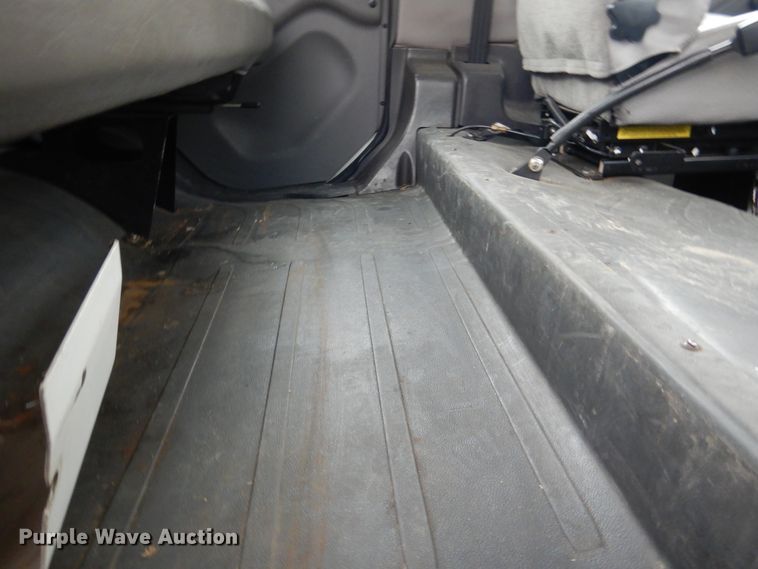 image for item DE4061 2007 Freightliner Business Class M2 Crew Cab truck cab and chassis