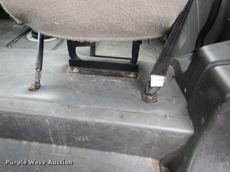 image for item DE4061 2007 Freightliner Business Class M2 Crew Cab truck cab and chassis