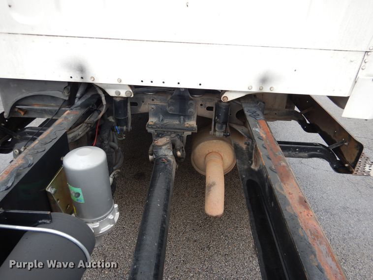 image for item DE4061 2007 Freightliner Business Class M2 Crew Cab truck cab and chassis