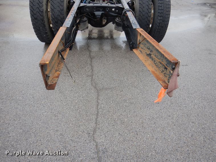 image for item DE4061 2007 Freightliner Business Class M2 Crew Cab truck cab and chassis