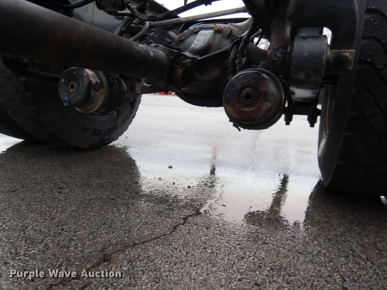 image for item DE4061 2007 Freightliner Business Class M2 Crew Cab truck cab and chassis