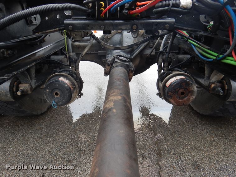 image for item DE4061 2007 Freightliner Business Class M2 Crew Cab truck cab and chassis