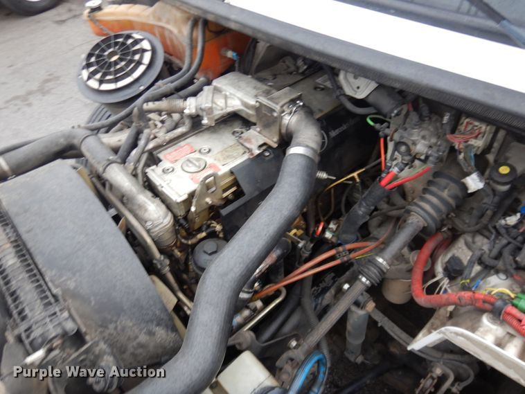 image for item DE4061 2007 Freightliner Business Class M2 Crew Cab truck cab and chassis