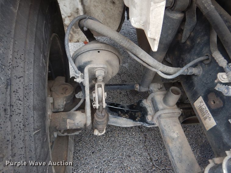 image for item DE4061 2007 Freightliner Business Class M2 Crew Cab truck cab and chassis