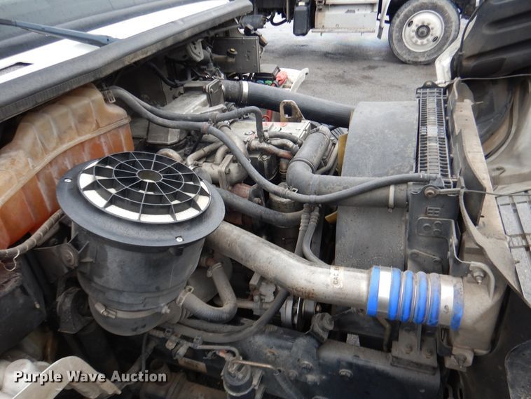 image for item DE4061 2007 Freightliner Business Class M2 Crew Cab truck cab and chassis