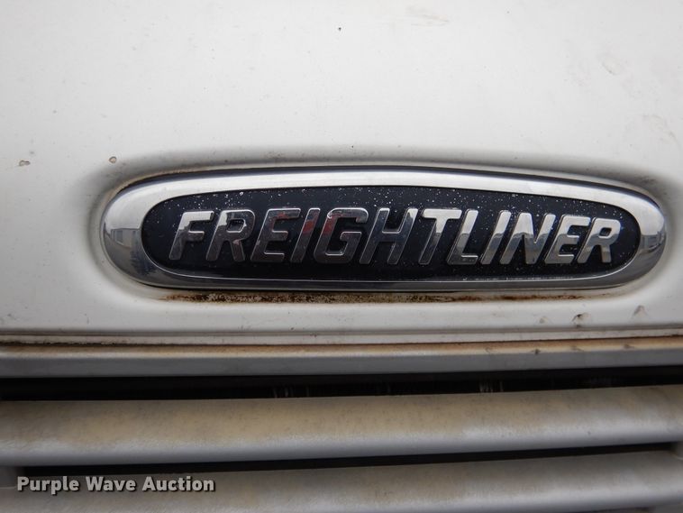 image for item DE4061 2007 Freightliner Business Class M2 Crew Cab truck cab and chassis