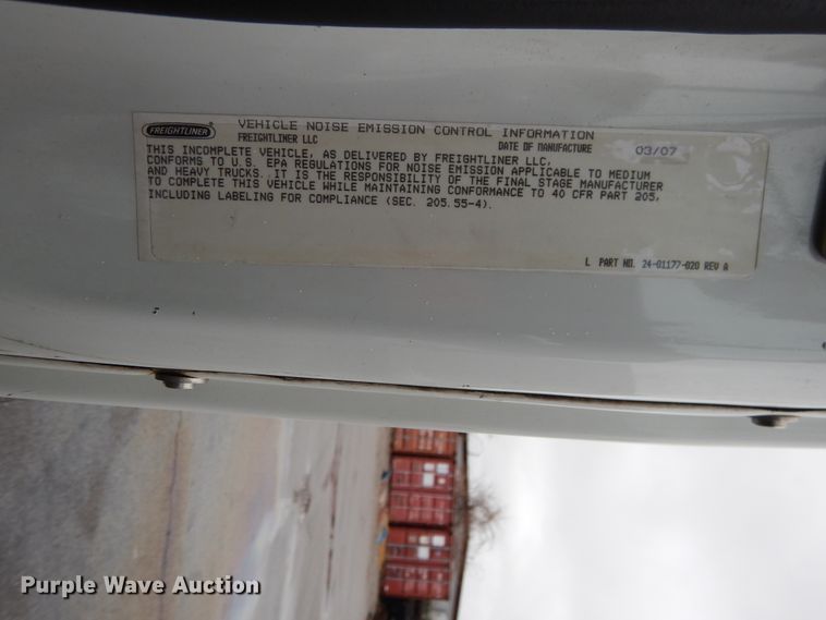 image for item DE4061 2007 Freightliner Business Class M2 Crew Cab truck cab and chassis