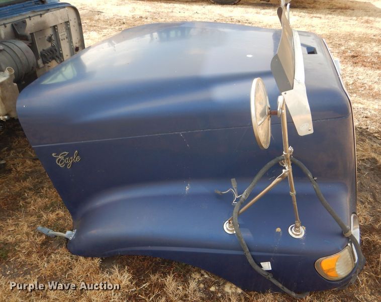 image for item DF7359 1999 International 9400 truck parts