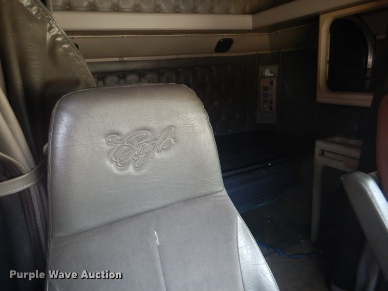 image for item DF7359 1999 International 9400 truck parts
