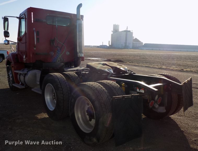 image for item DG2488 2006 Freightliner Columbia semi truck