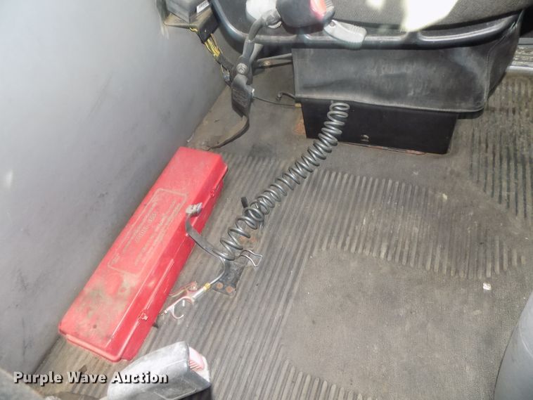 image for item DG2488 2006 Freightliner Columbia semi truck