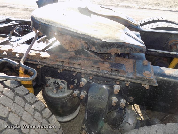 image for item DG2488 2006 Freightliner Columbia semi truck