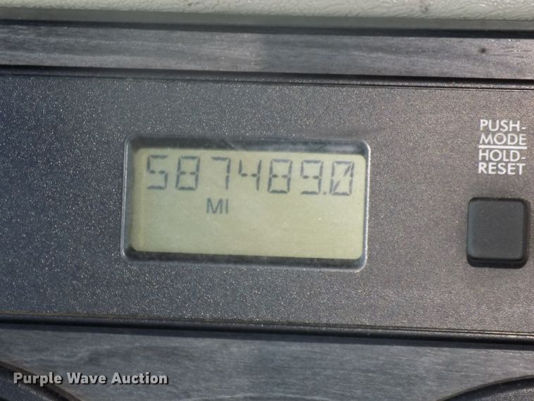 image for item DG2489 2006 Freightliner Columbia 112 semi truck