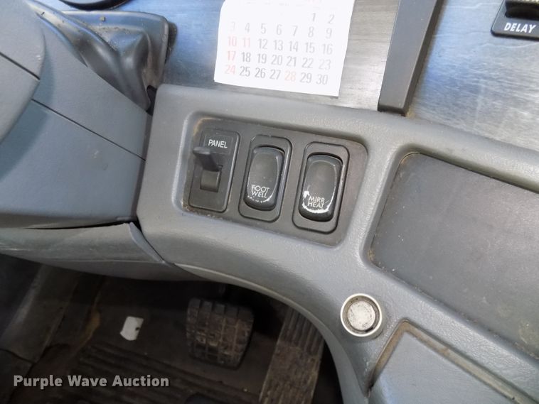 image for item DG2489 2006 Freightliner Columbia 112 semi truck