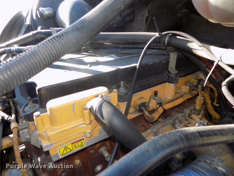 image for item DG2489 2006 Freightliner Columbia 112 semi truck